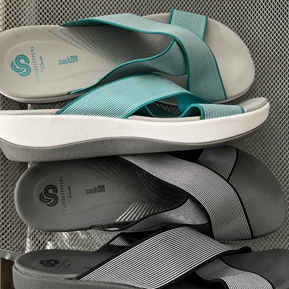 Clark’s Cloudstepper slides 2 pr - Picture 2 of 7